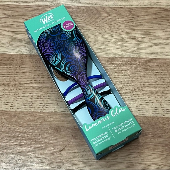 Wet Brush Limited Edition Luminous Glow Detangling Hair Brush & Styling Set NEW - Picture 5 of 8